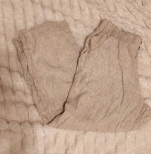 Briggs New York Beige Linen-Blend Capris